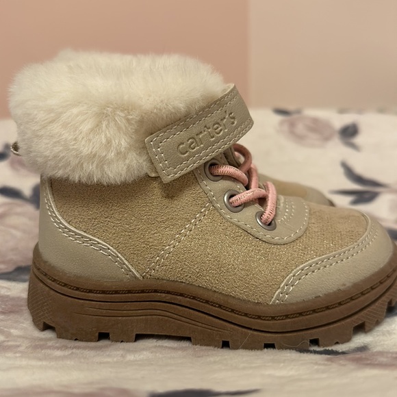 Carter’s toddler girls boot size 5 - Picture 3 of 4